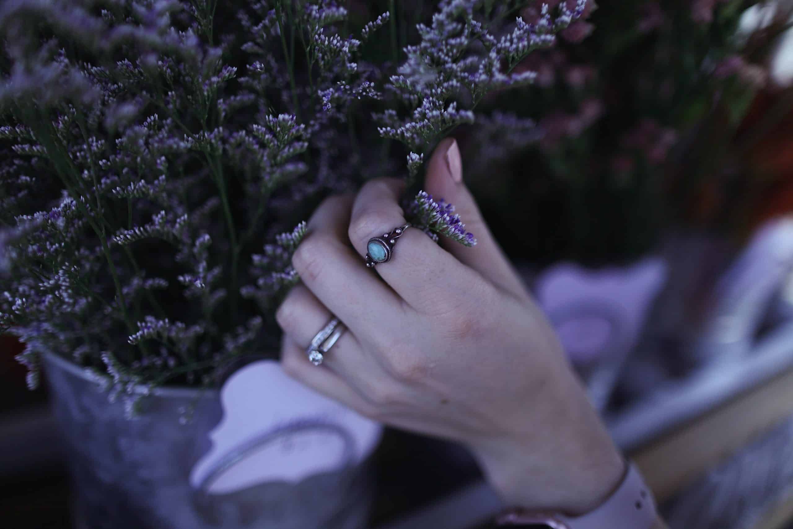 How to Wear Stacking Rings Like a Vintage Jewelry Pro