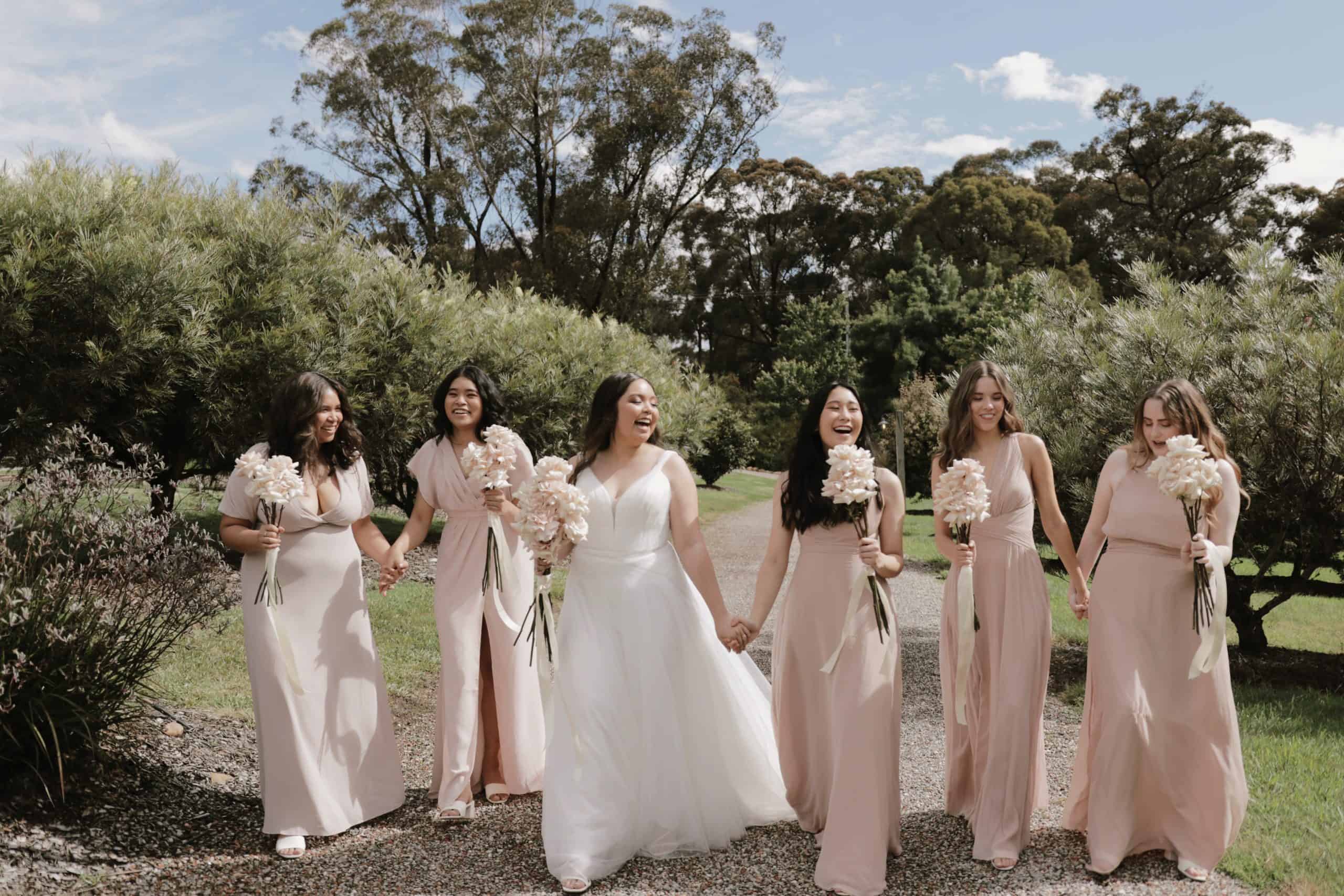 Key Points to Consider when Choosing Bridesmaid Dresses ﻿