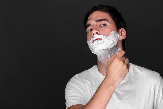 Exploring the essentials of a perfect beard grooming routine